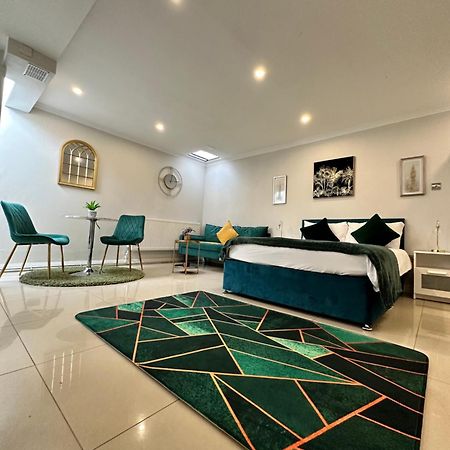 Luxury Studio Apartment Harrow on the Hill ภายนอก รูปภาพ