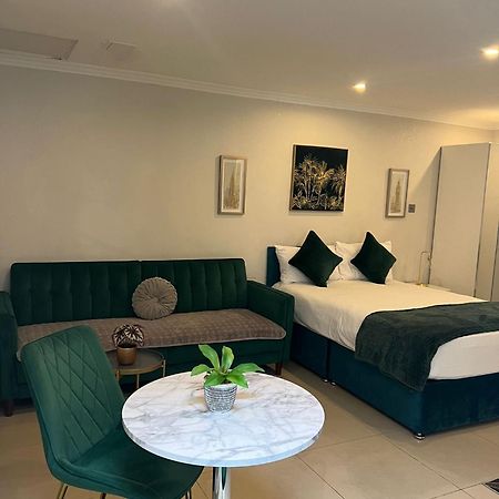 Luxury Studio Apartment Harrow on the Hill ภายนอก รูปภาพ