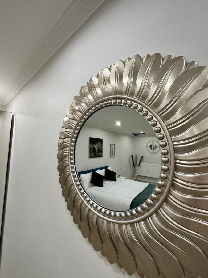 Luxury Studio Apartment Harrow on the Hill ภายนอก รูปภาพ