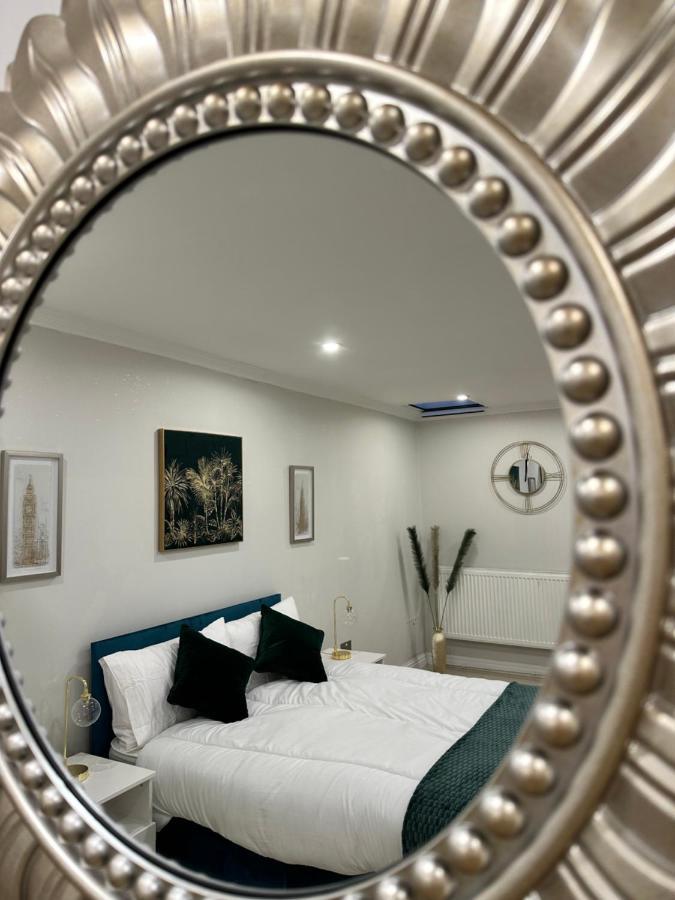 Luxury Studio Apartment Harrow on the Hill ภายนอก รูปภาพ