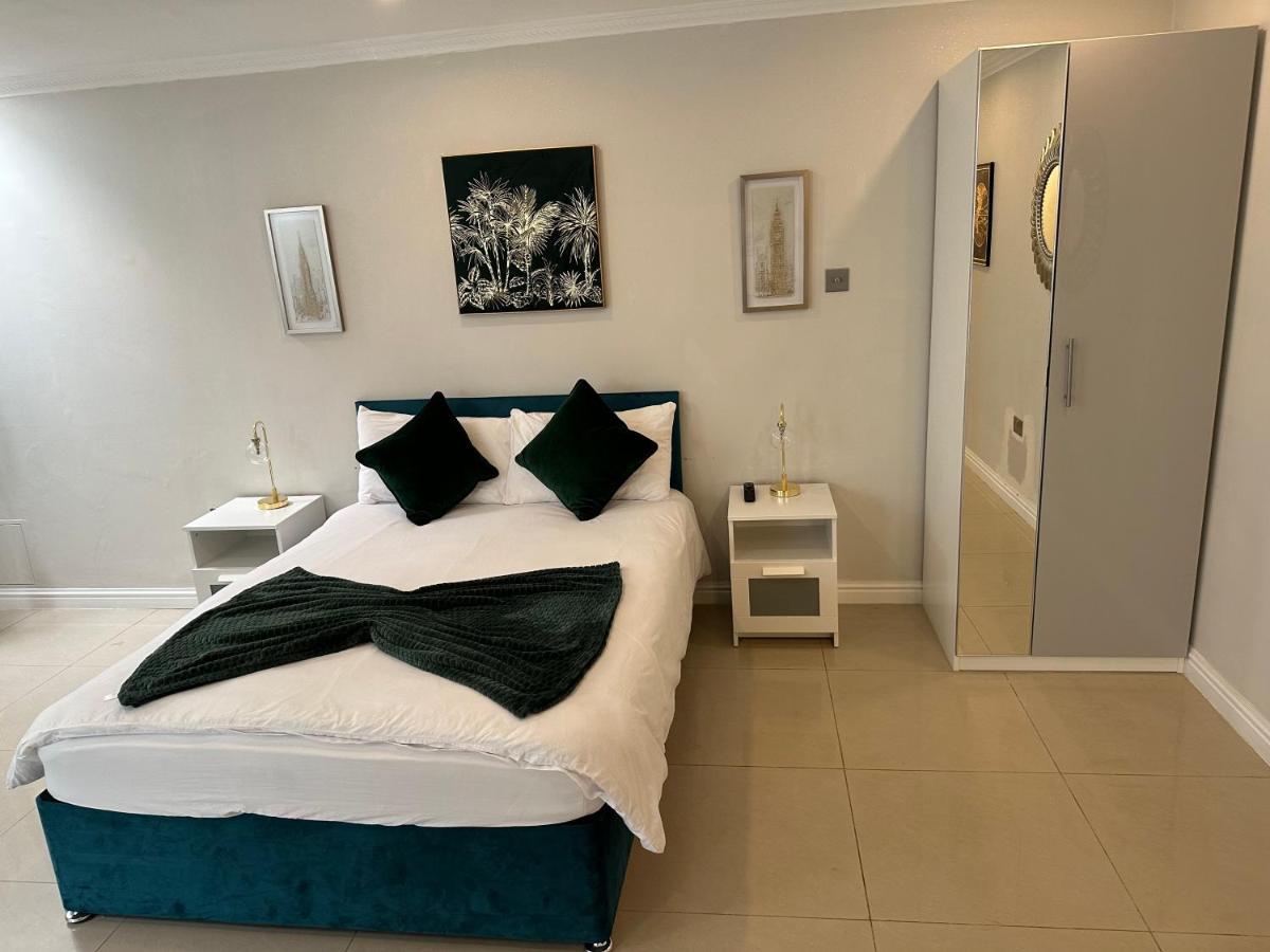 Luxury Studio Apartment Harrow on the Hill ภายนอก รูปภาพ