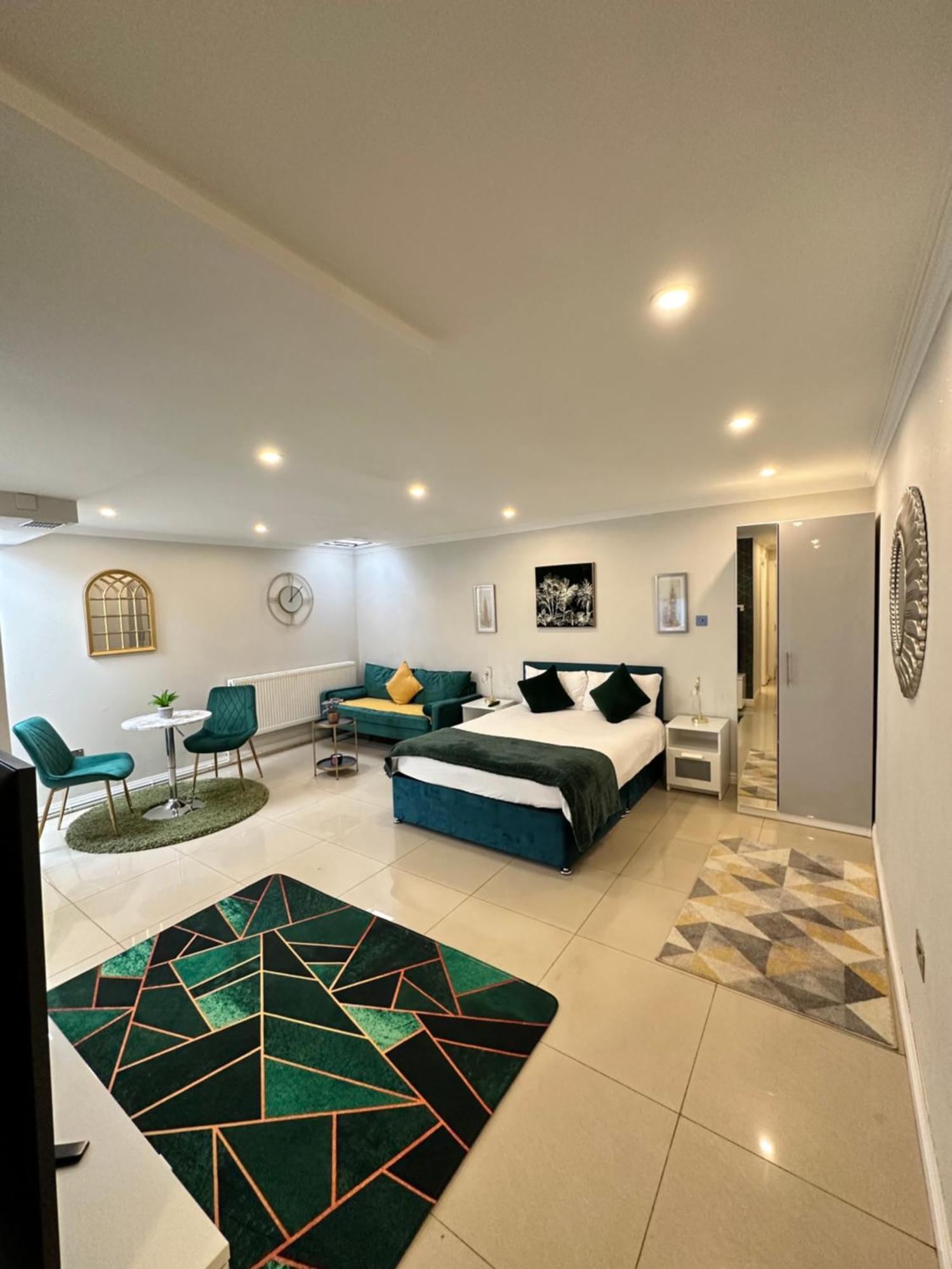 Luxury Studio Apartment Harrow on the Hill ภายนอก รูปภาพ