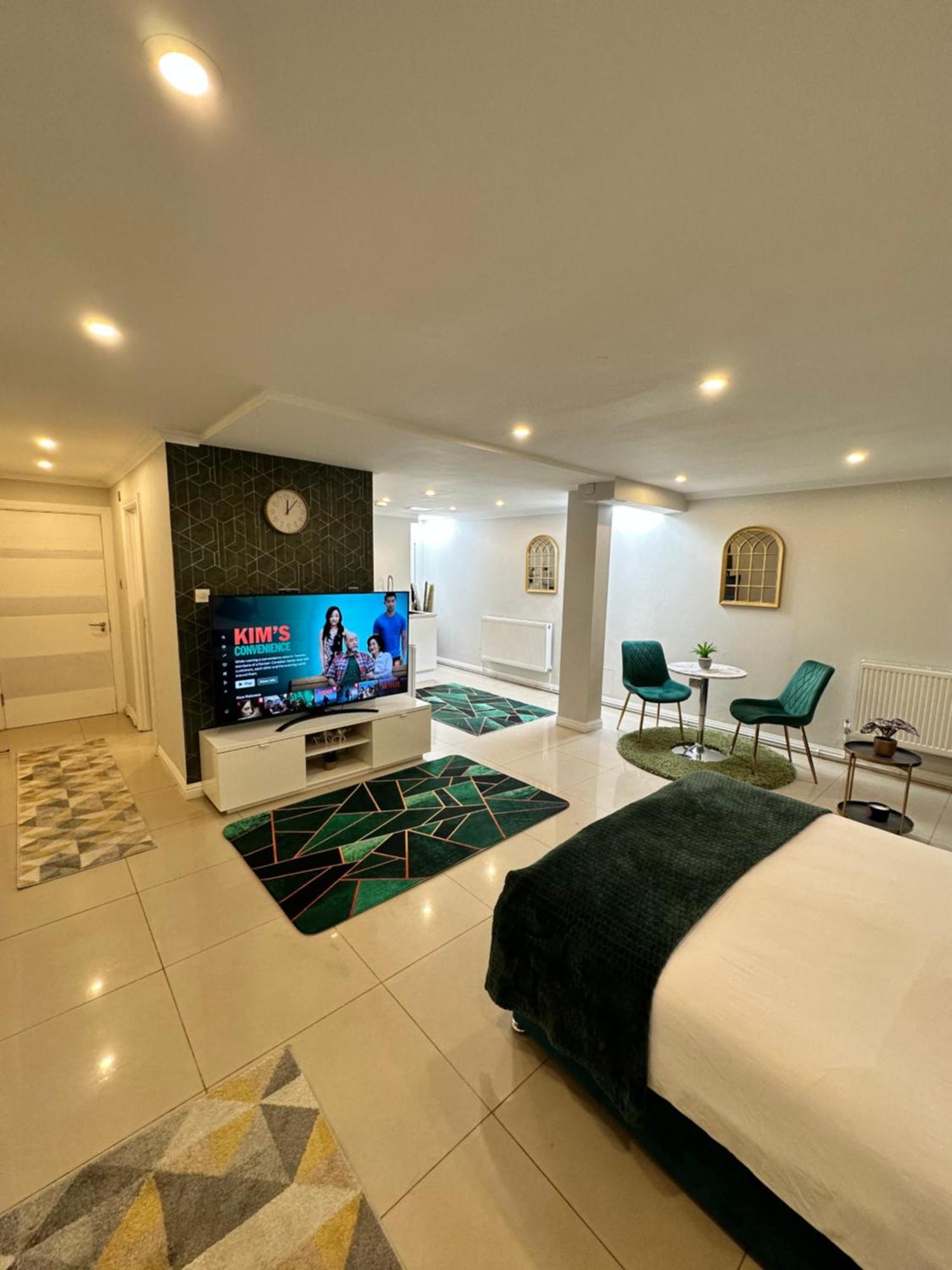 Luxury Studio Apartment Harrow on the Hill ภายนอก รูปภาพ