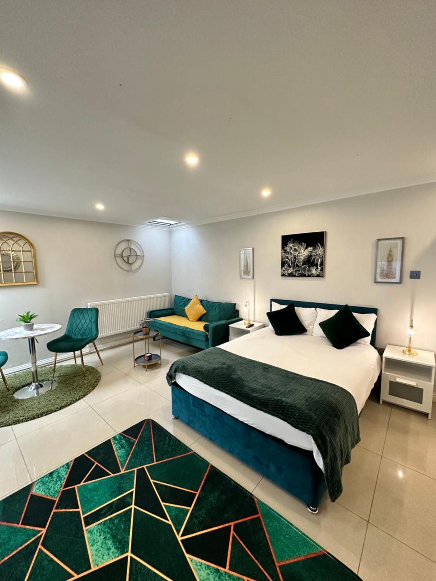 Luxury Studio Apartment Harrow on the Hill ภายนอก รูปภาพ