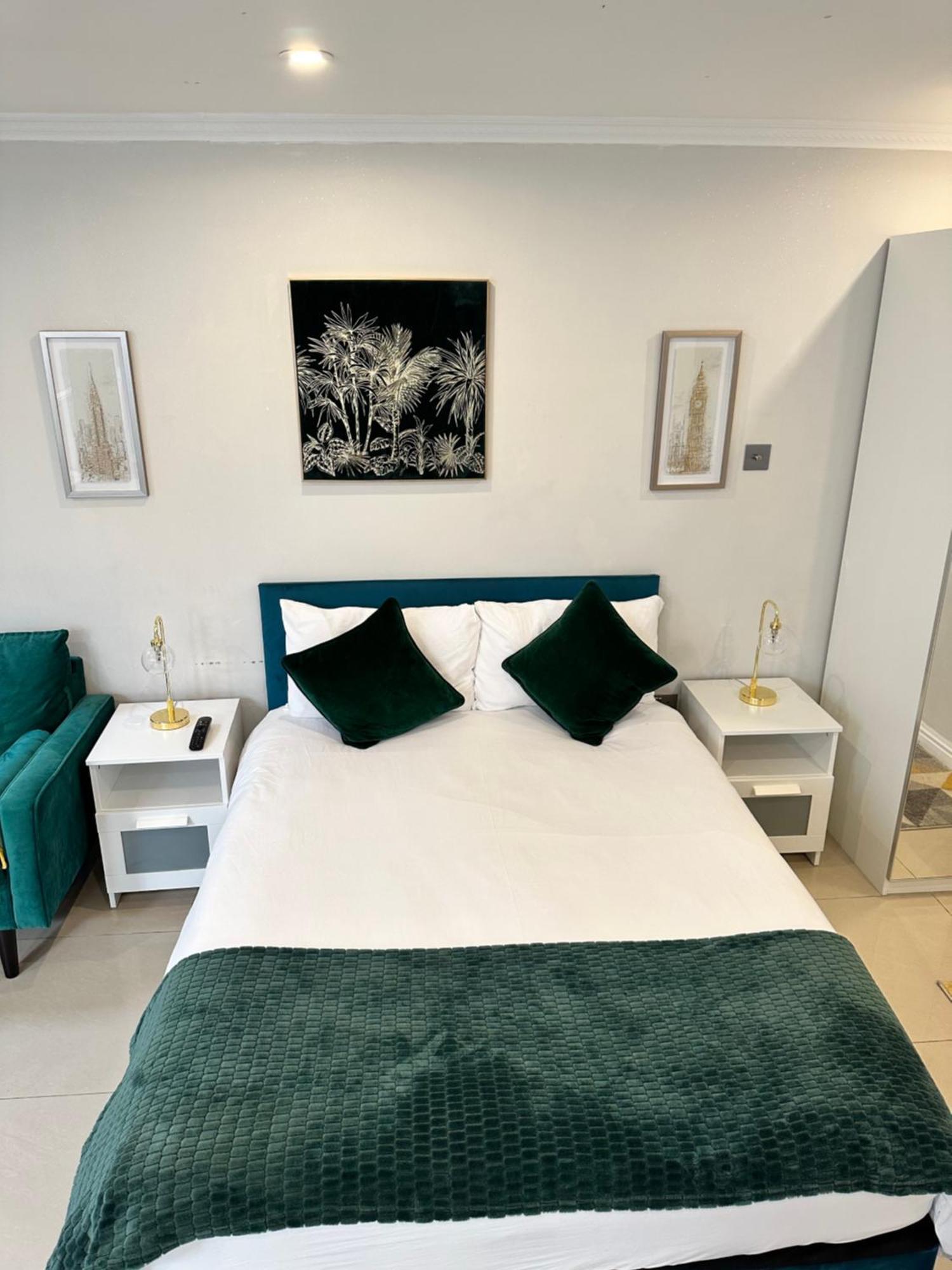 Luxury Studio Apartment Harrow on the Hill ภายนอก รูปภาพ