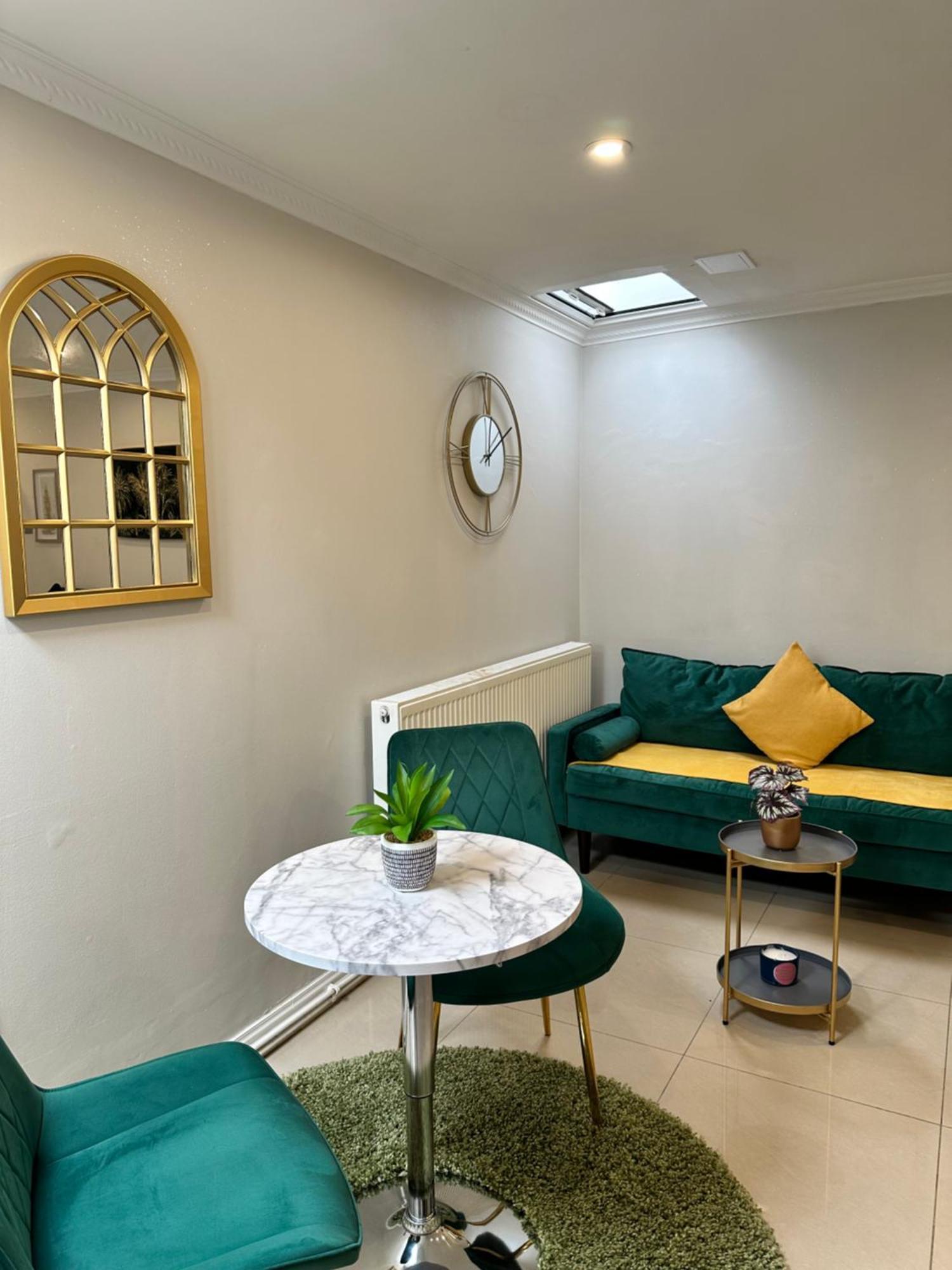Luxury Studio Apartment Harrow on the Hill ภายนอก รูปภาพ