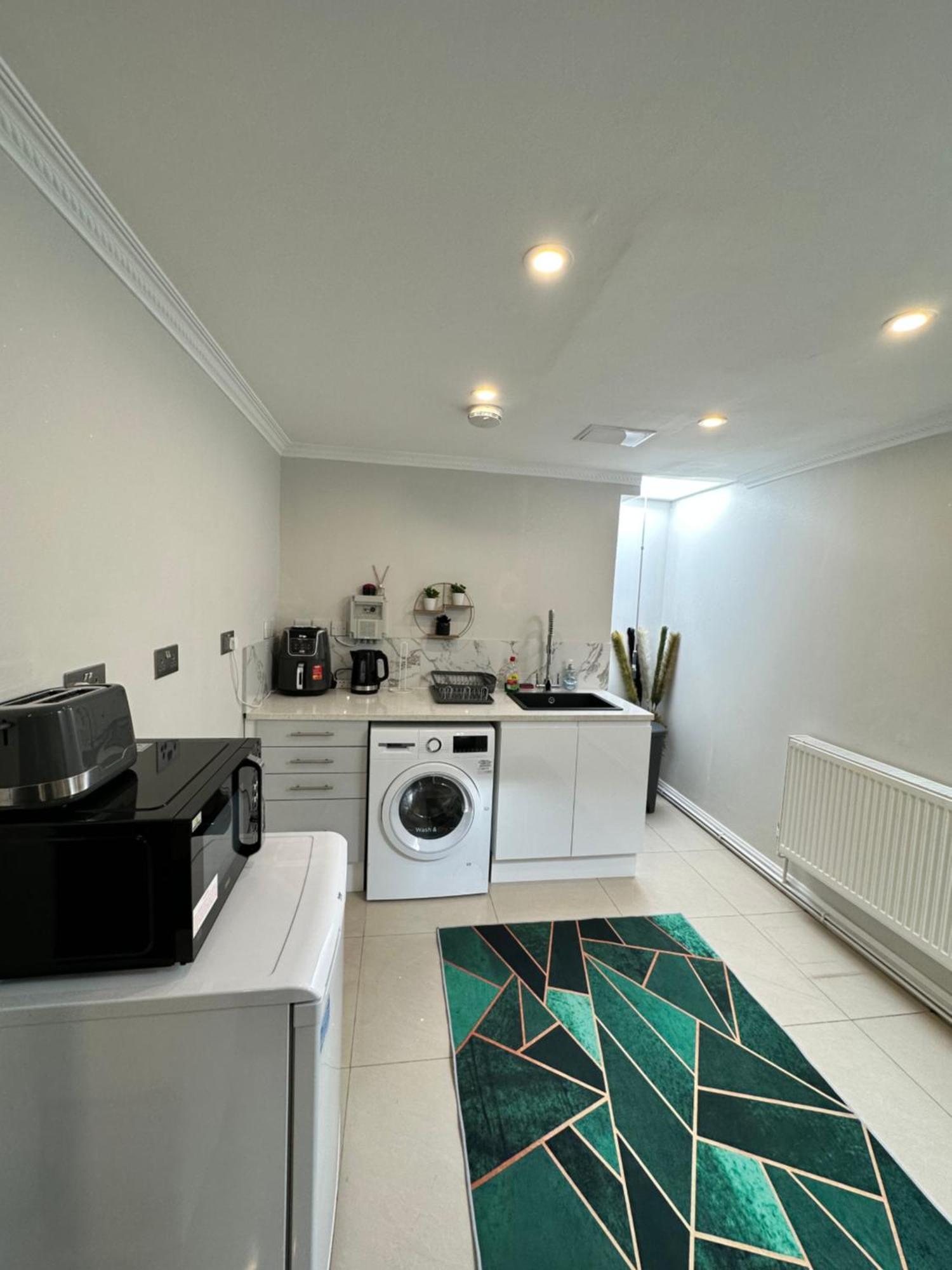 Luxury Studio Apartment Harrow on the Hill ภายนอก รูปภาพ