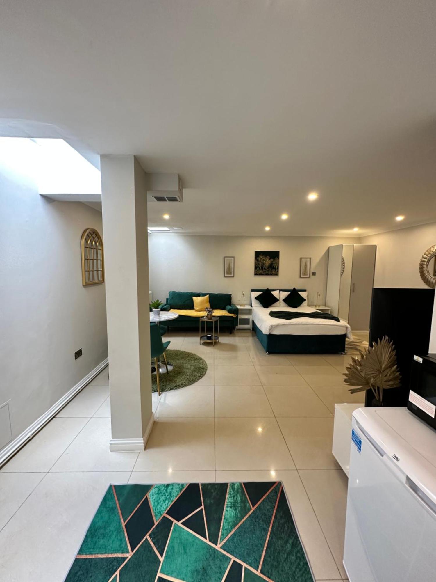 Luxury Studio Apartment Harrow on the Hill ภายนอก รูปภาพ