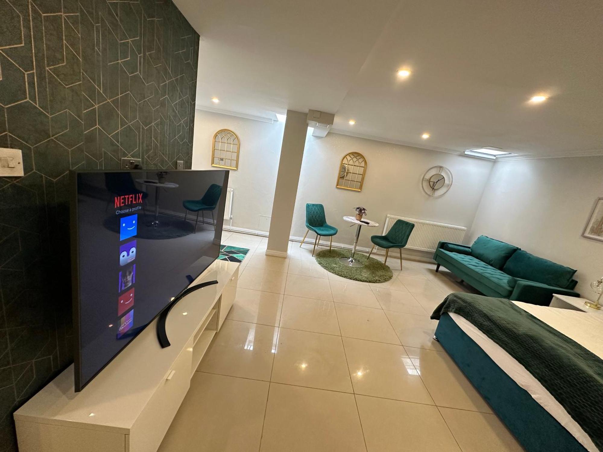 Luxury Studio Apartment Harrow on the Hill ภายนอก รูปภาพ