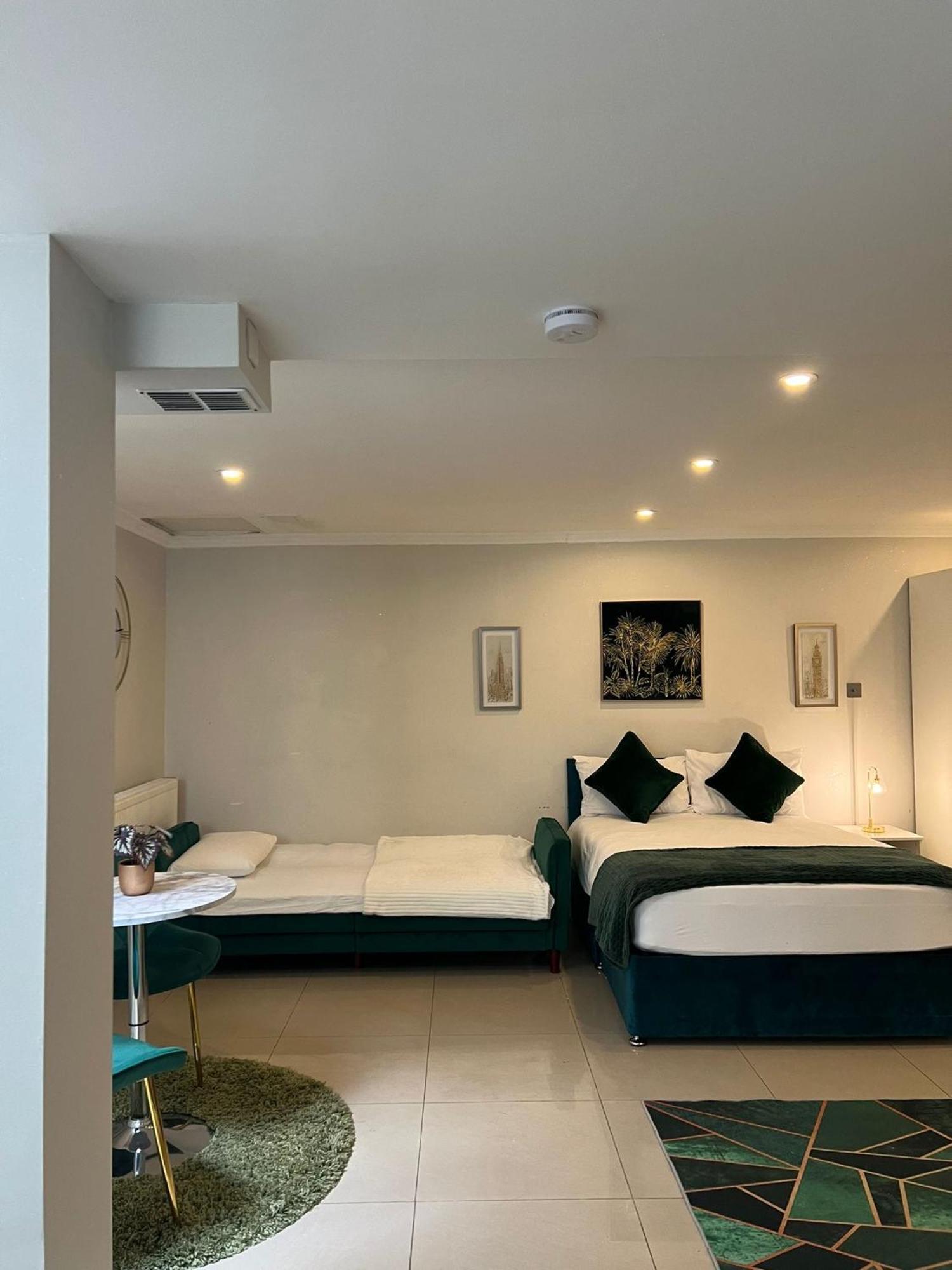 Luxury Studio Apartment Harrow on the Hill ภายนอก รูปภาพ